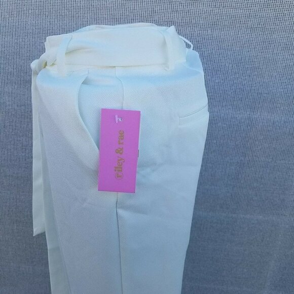 Women's Riley and Rae Dress Pants.  Size 2. - Picture 4 of 12